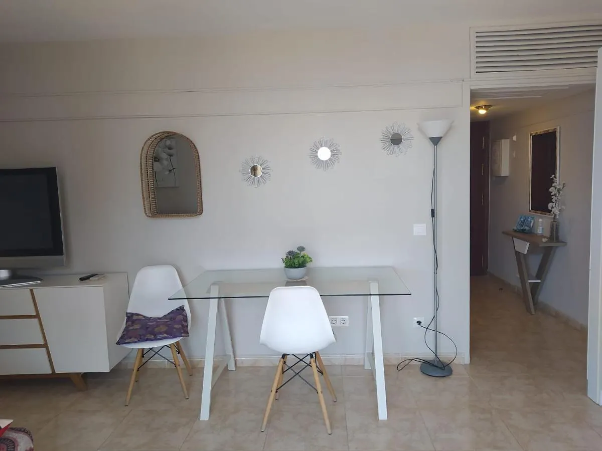 Las Palmeras, 893 Fuengirola 0*,